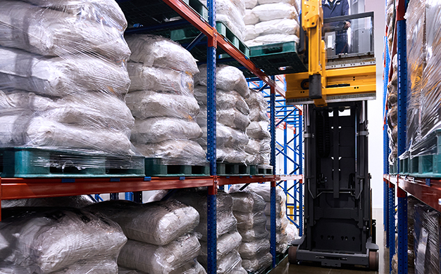 원료 입고 및 관능 검사 모습